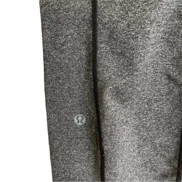 Lululemon Belt It Out Crop Pants Gray Size 6 - Picture 9 of 11